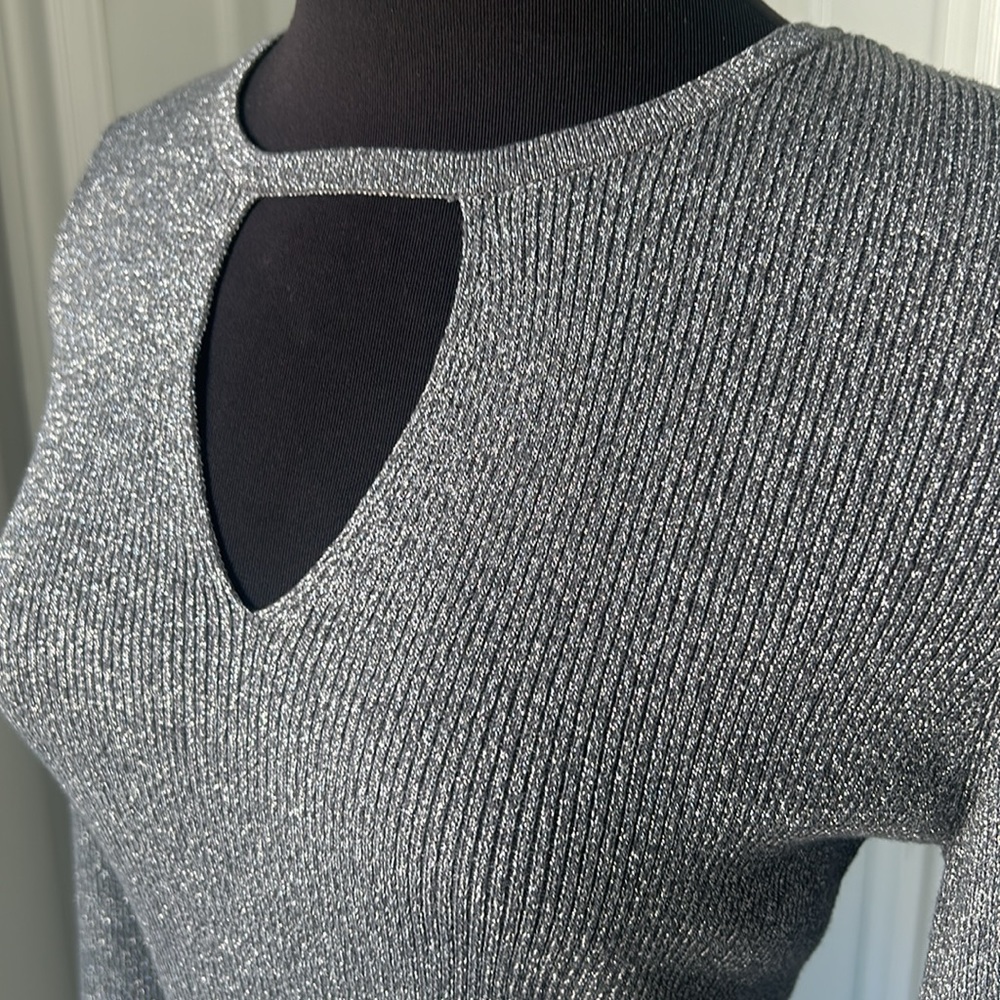 ๐ Keyhole Sweater ๐ - Picture 3 of 5